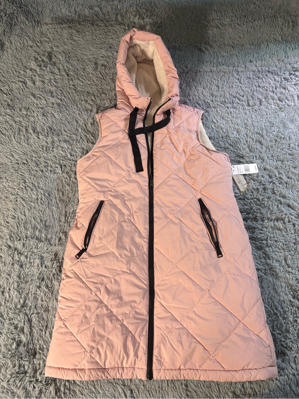 Koolaburra by UGG Reversible Water Resistant Vest Reversible Hooded Vest in Pink